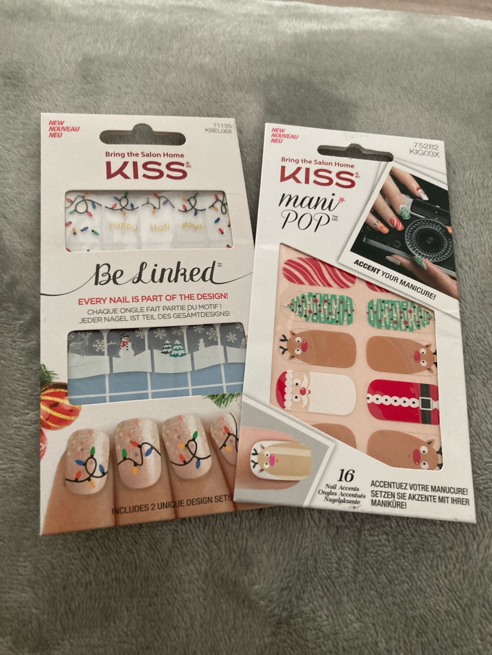 Set of 2 kiss Christmas nail wraps